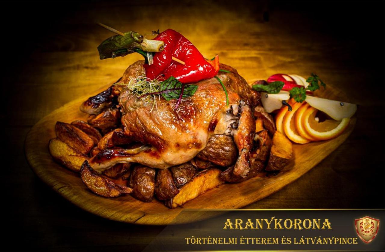 Aranykorona Hotel Mişcolţ Exterior foto