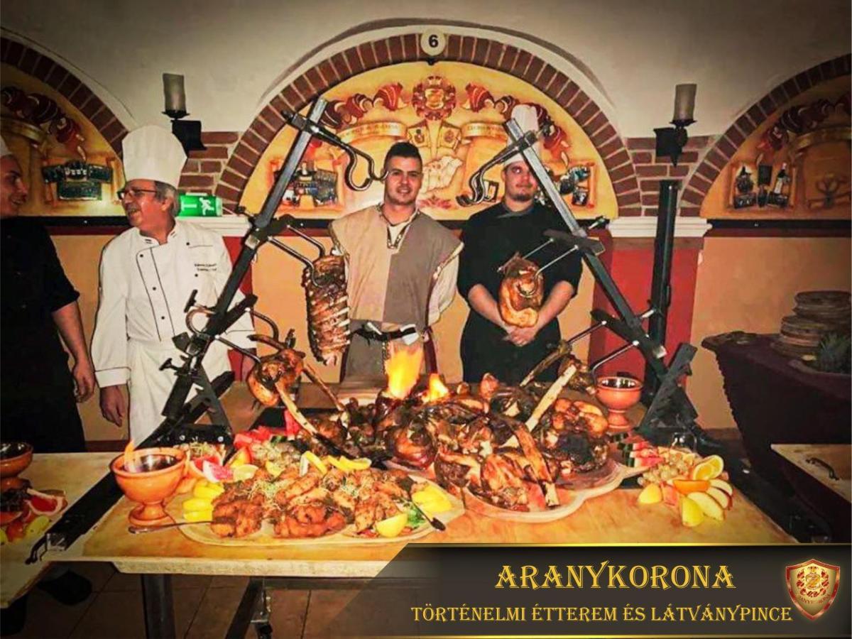 Aranykorona Hotel Mişcolţ Exterior foto