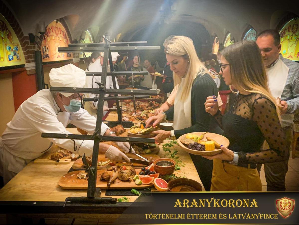 Aranykorona Hotel Mişcolţ Exterior foto