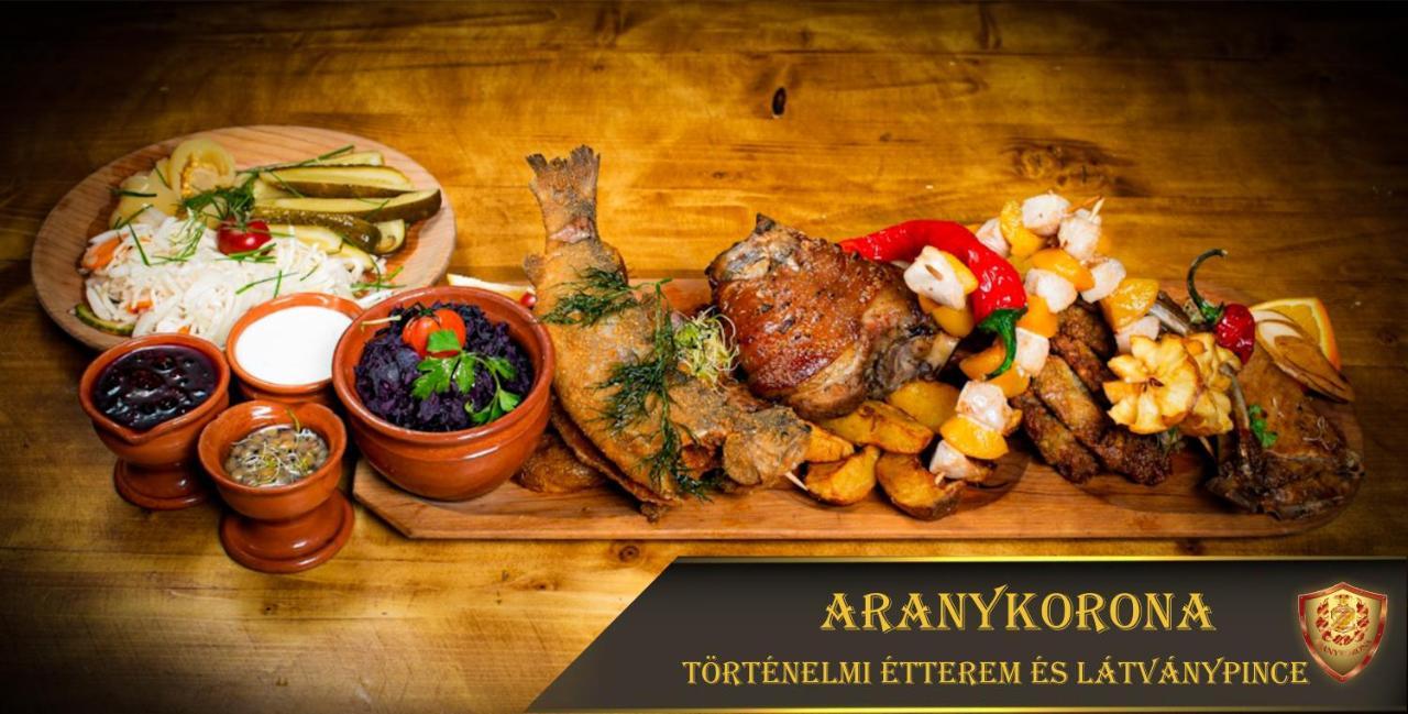 Aranykorona Hotel Mişcolţ Exterior foto