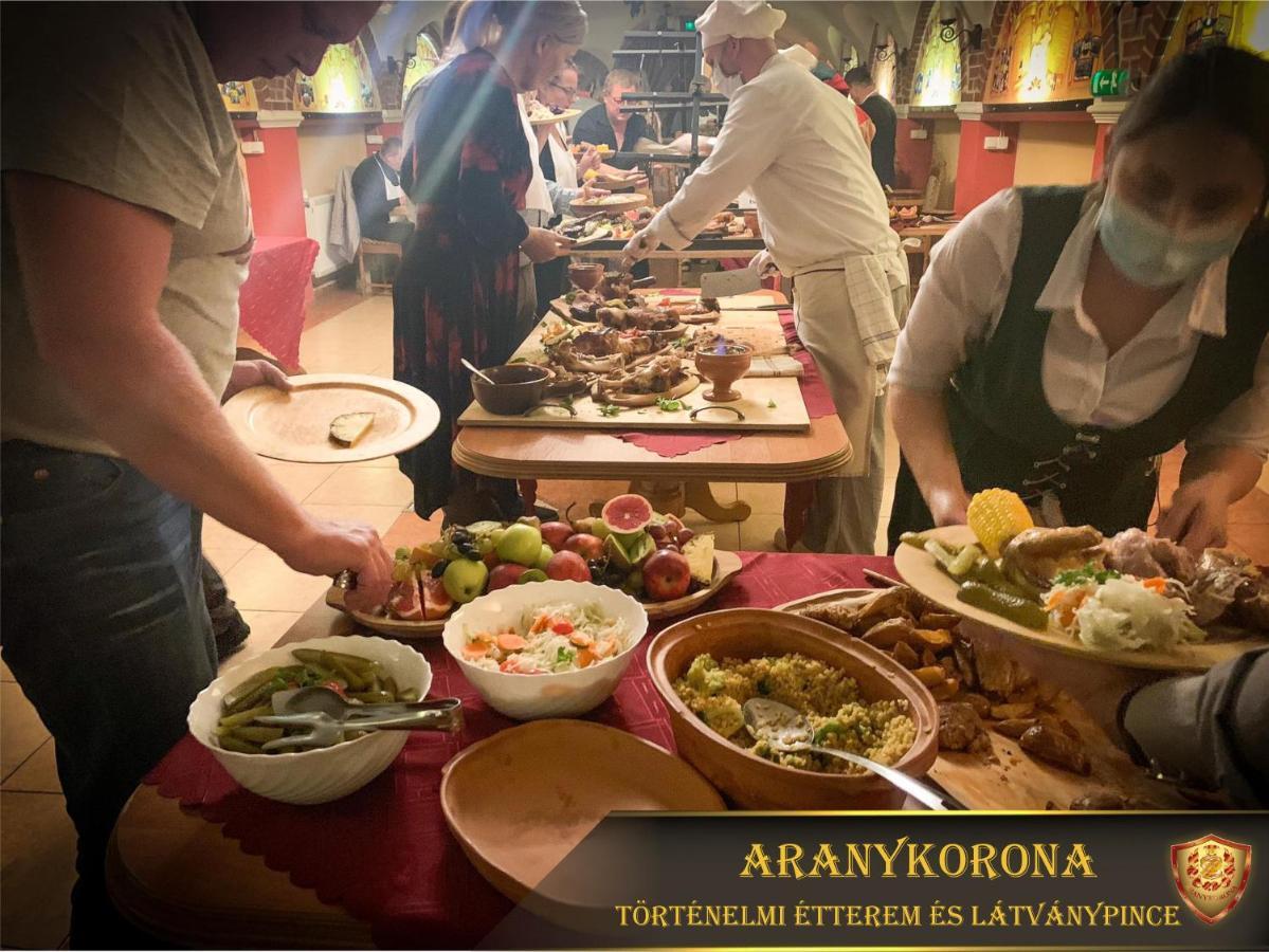 Aranykorona Hotel Mişcolţ Exterior foto